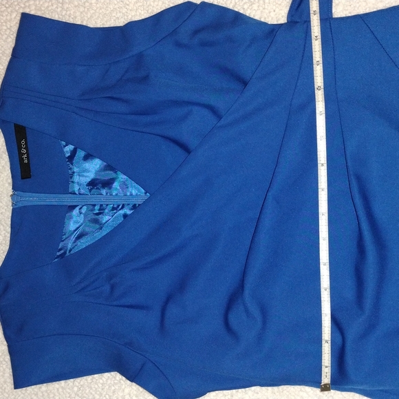 Blue Ark & Co. Dress. Size Medium - Picture 4 of 5